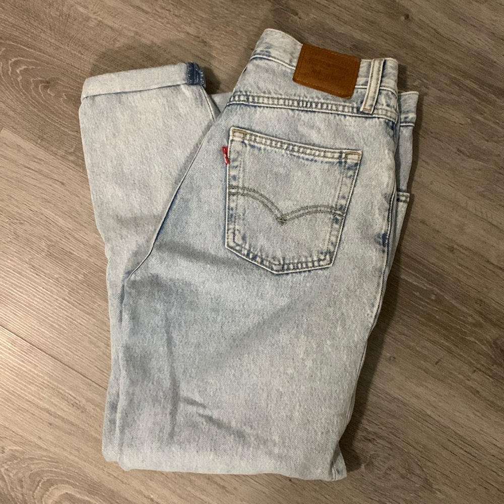 Levi’s 80’s mom jean